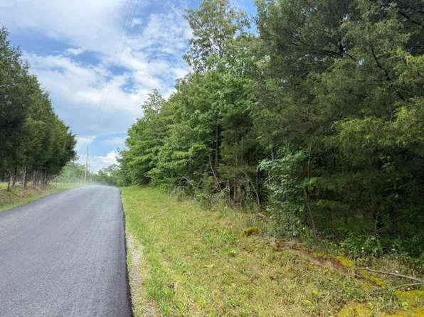 5 Smoot Rd, Morrison, TN 37357