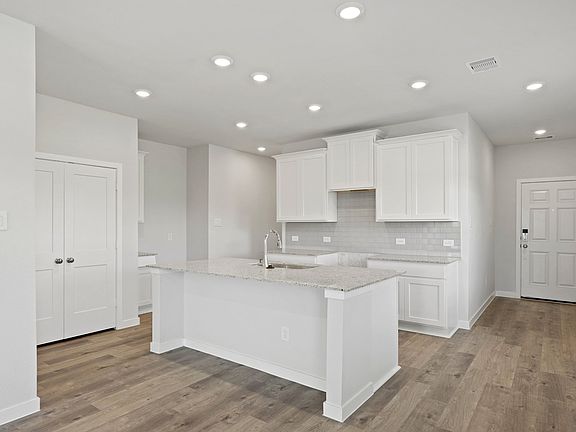 3rd image of 11503 Prosperity Dr