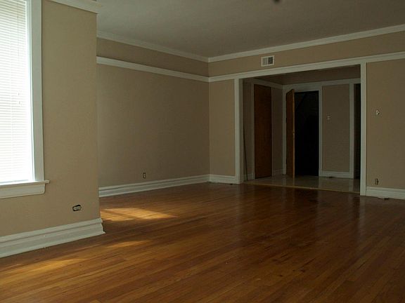 3rd image of 6636 S Woodlawn Ave