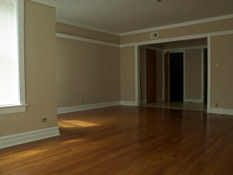 6636 S Woodlawn Ave — Photo 3