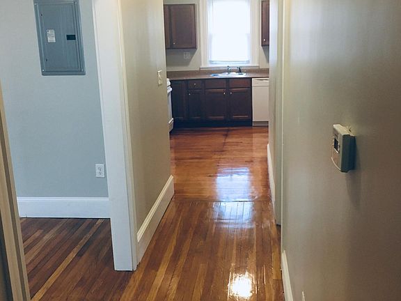 4th image of 66 Dyer Ave #1