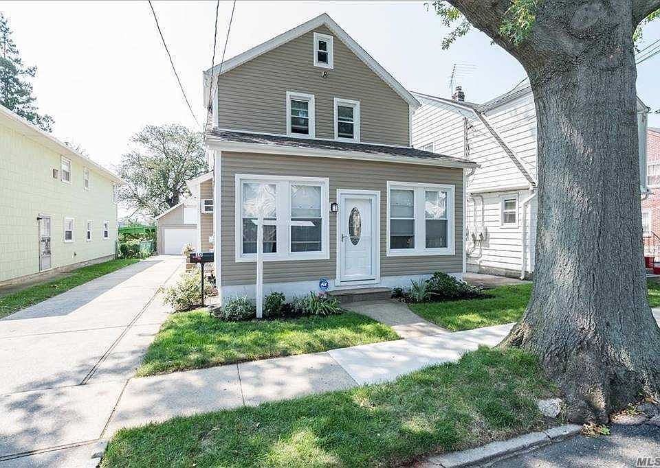 1st image of 10 Brokow Ave