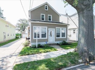 10 Brokow Ave, Floral Park, NY 11001