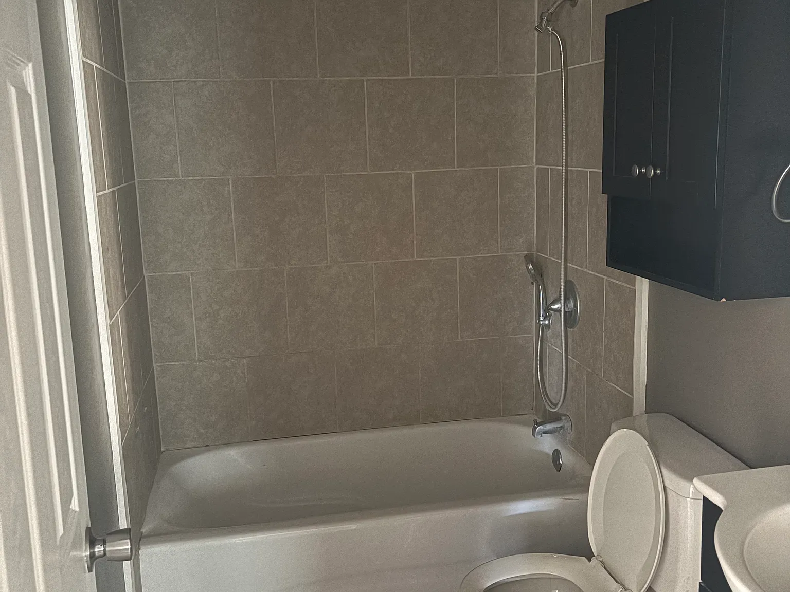 3 bed, 1032 sqft, $1,850 — Photo 1