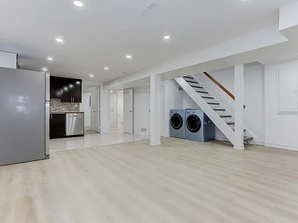 3271 Chokecherry Cres Basement Basement, Mississauga, ON L5L 1B1
