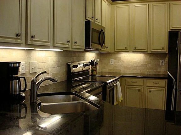 5th image of 10029 Castlewood Dr