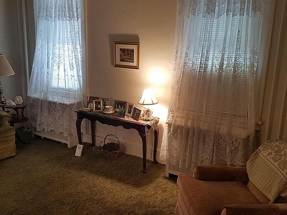 3rd image of 281 Glen Ave