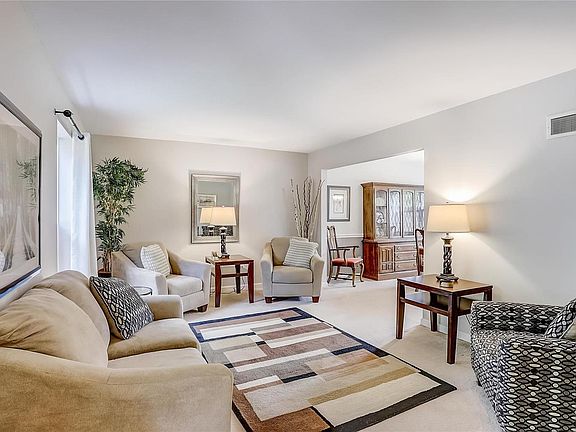 5th image of 272 Oakleigh Woods Dr
