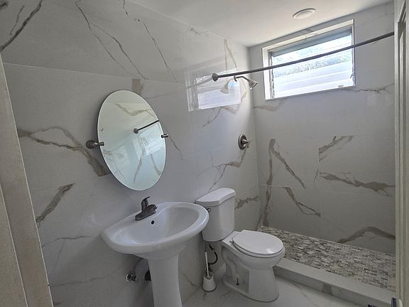 2nd image of 2025 Bay Dr APT 7