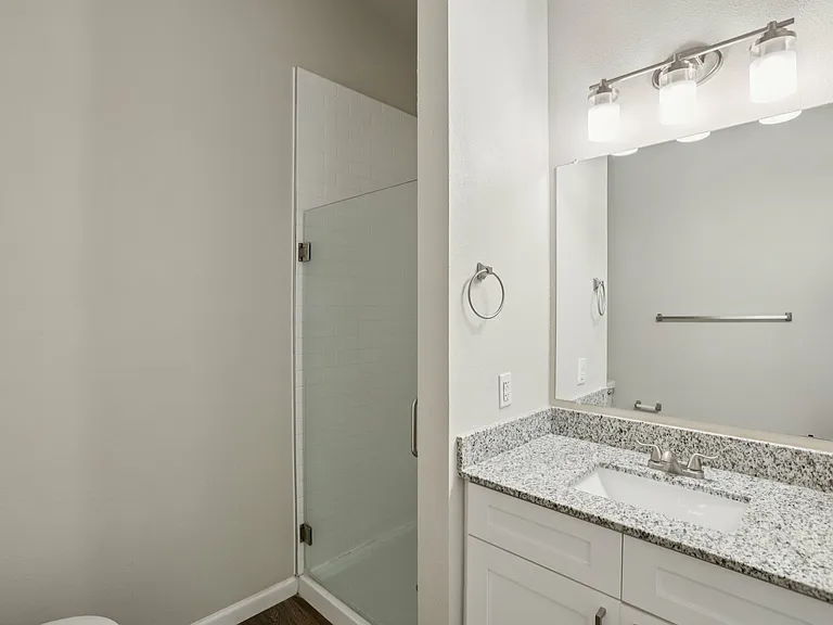 Horseshoe Apartments — Photo 34
