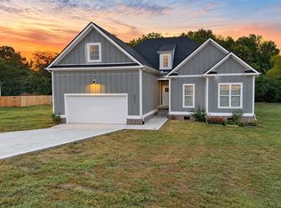 1031 Northside Cir, Dickson, TN 37055