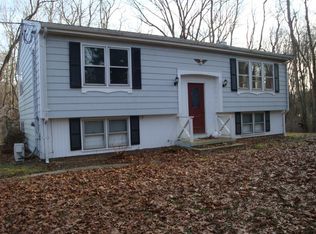 95 Stagecoach Rd, North Attleboro, MA 02760