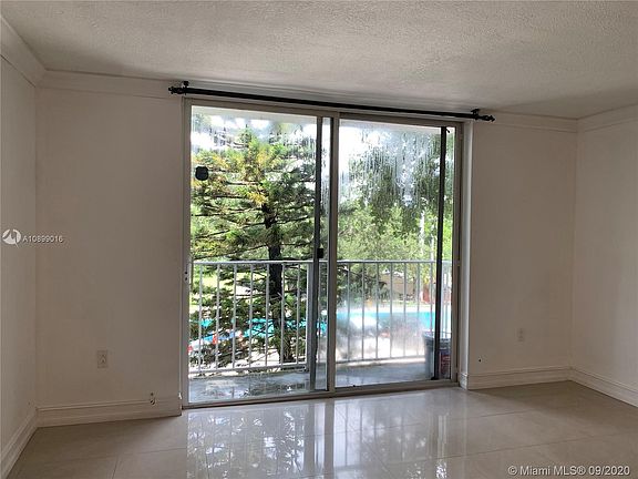 4th image of 1720 NW North River Dr APT 401
