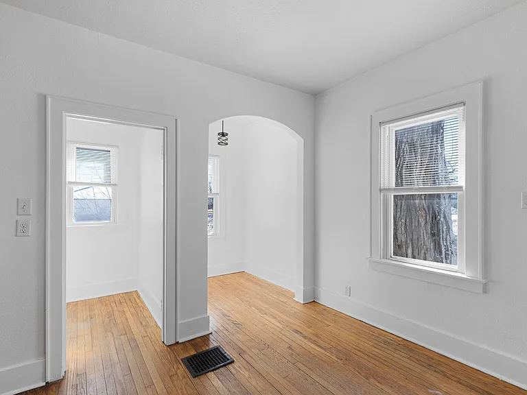 829 8th Ave — Photo 17