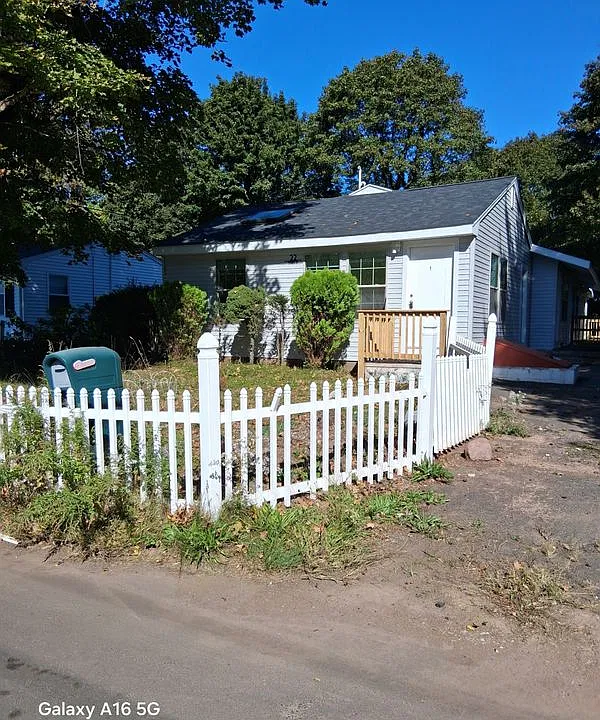 22 Marie St #3