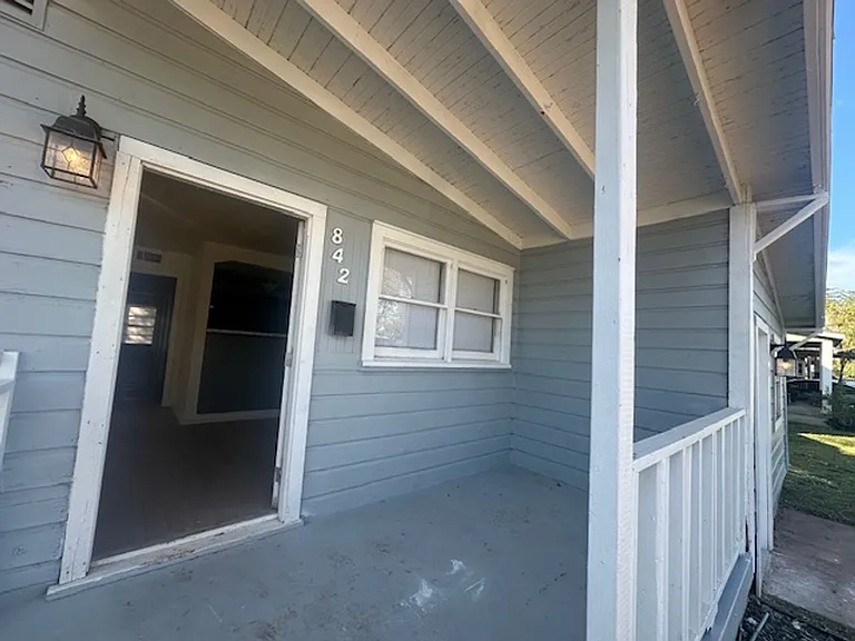 842 S La Salle Dr — Photo 4