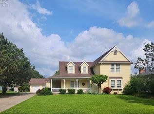 210 S Gordon Dr, Oak Harbor, OH 43449