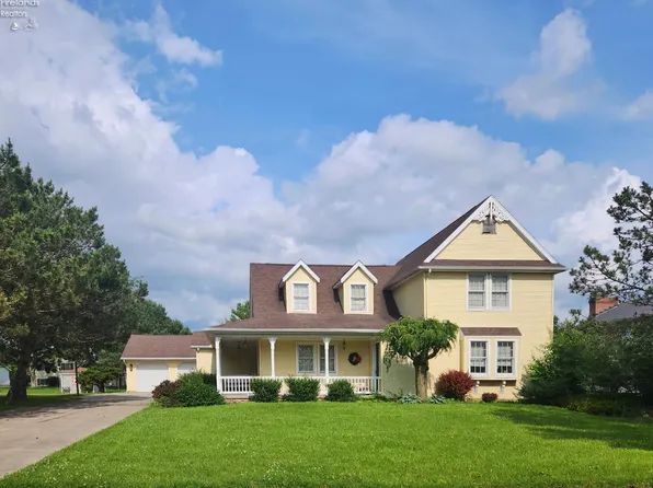 210 S Gordon Dr, Oak Harbor, OH 43449