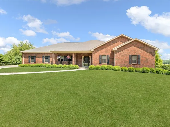402 Prospect Rd, Evans City, PA 16033