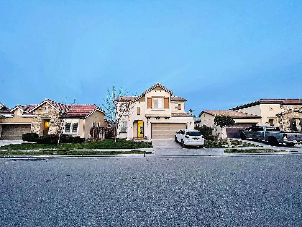 Building Photo - 10610 N Whitney Ave