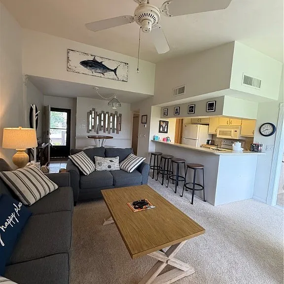 5590 Trailwinds Dr #421 — Photo 12