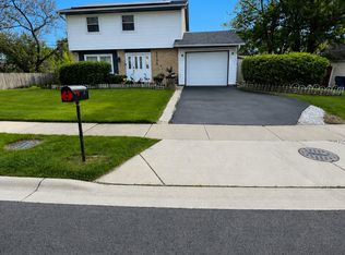 1738 Newport St, Glendale Heights, IL 60139