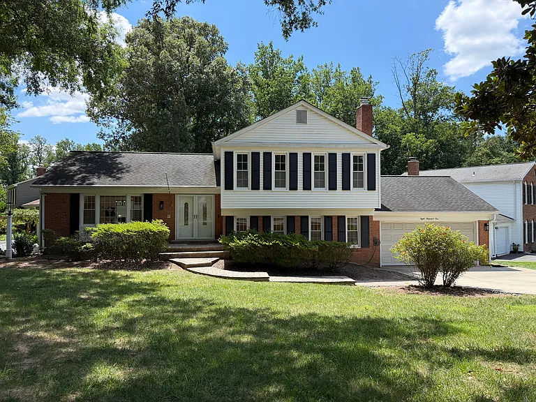 8001 Pyracantha Ct — Photo 1