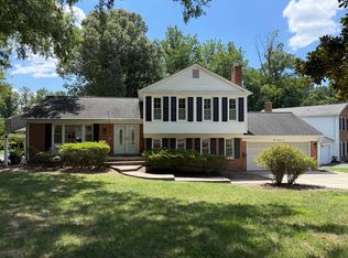 8001 Pyracantha Ct, Springfield, VA 22153