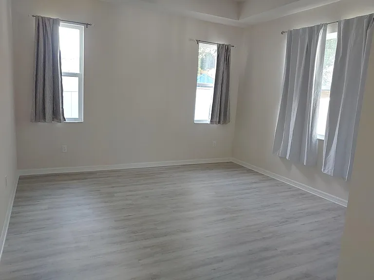 2082 Paragon Cir W — Photo 12