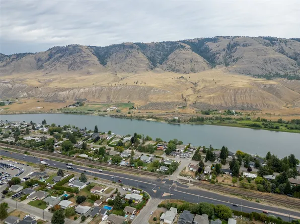 2696 Thompson Dr, Kamloops, BC V2C 4L5