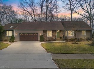 28001 W Oakland Rd, Bay village, OH 44140