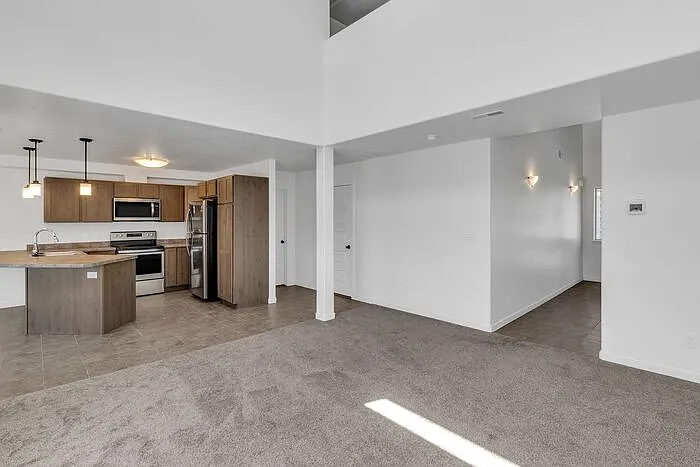 380 White River Dr — Photo 13