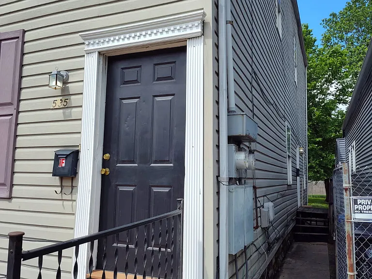 535 E Kentucky St #1F — Photo 2