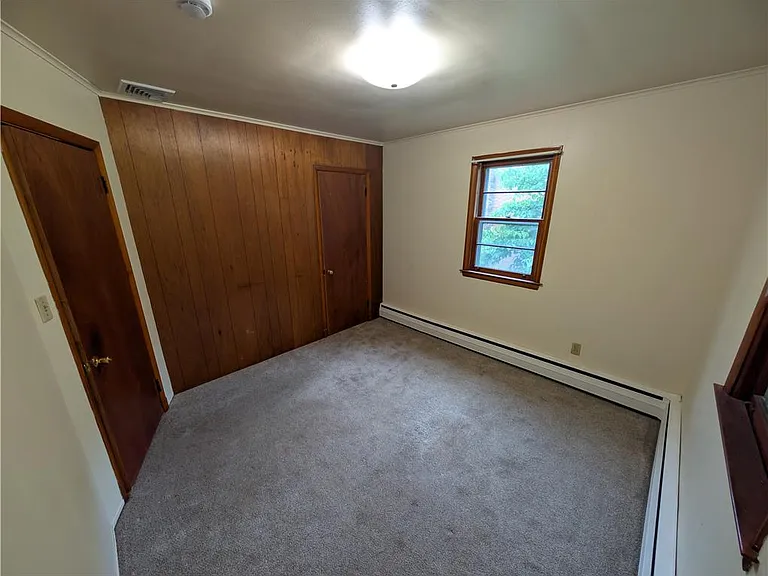 943 Moravia St — Photo 8