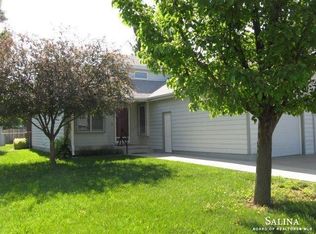 813 Meadowbrook Rd, Salina, KS 67401