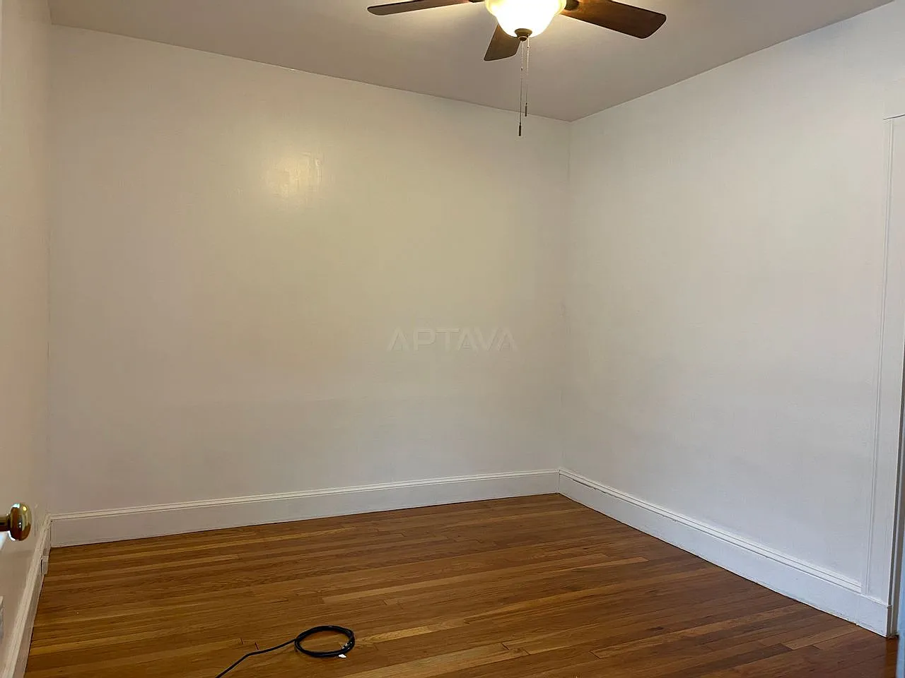 Ball Square area, 2 bedroom, 1 bathroom apartment — Photo 4