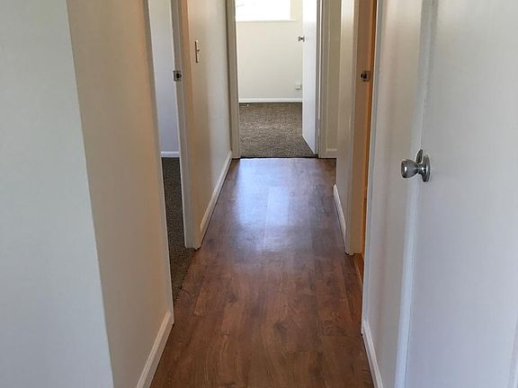 4th image of 555 Stratmore St