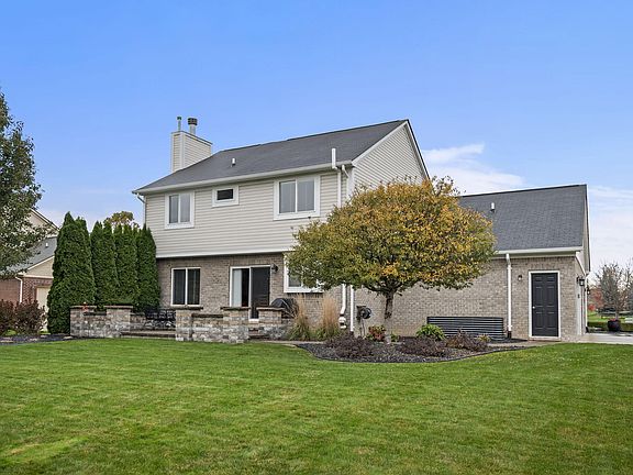3rd image of 26720 Kentucky Ct
