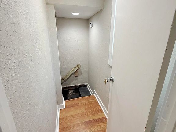 4th image of 416 W Cherry St