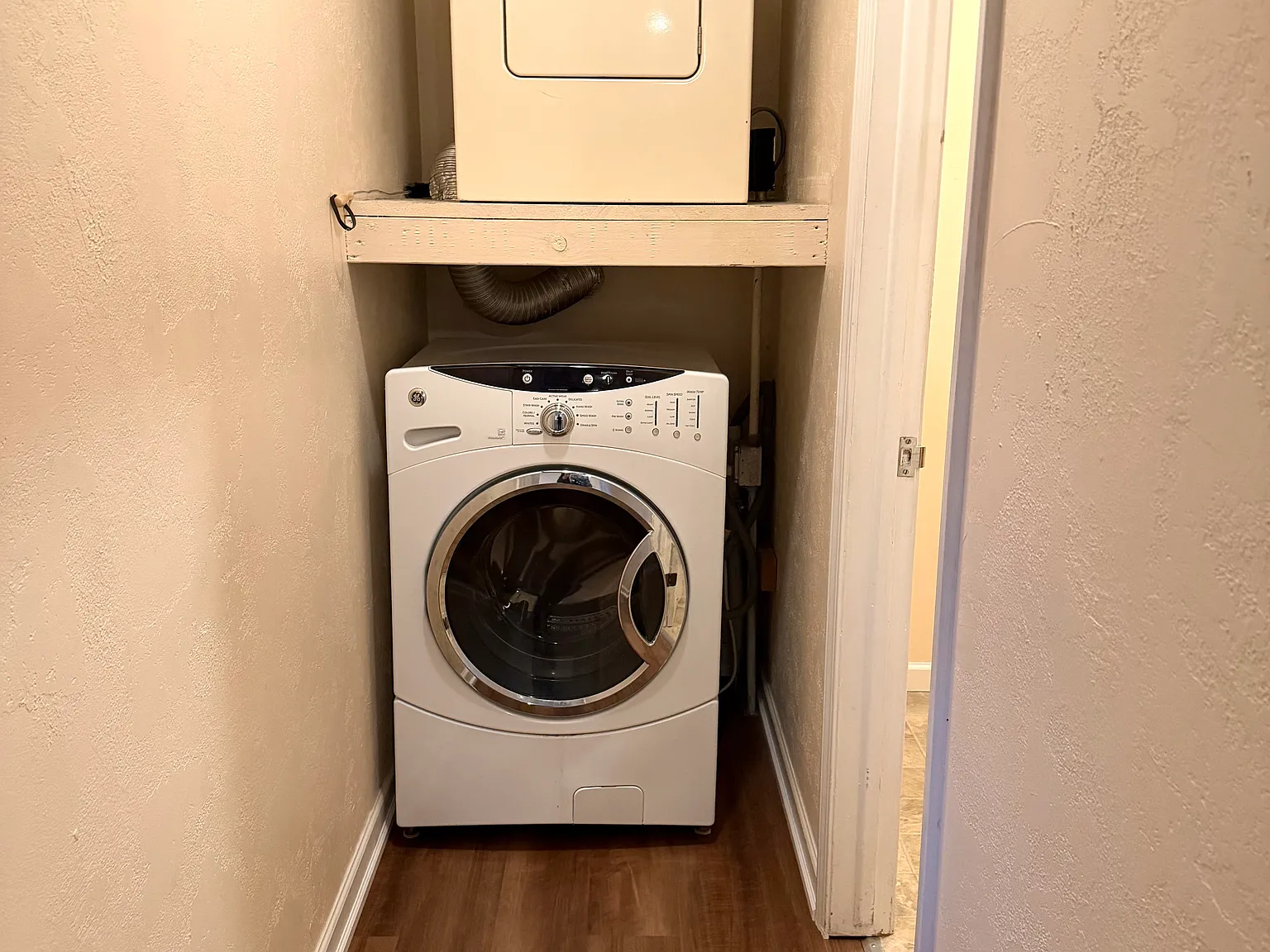 1 bed, 700 sqft, $1,200 — Photo 4