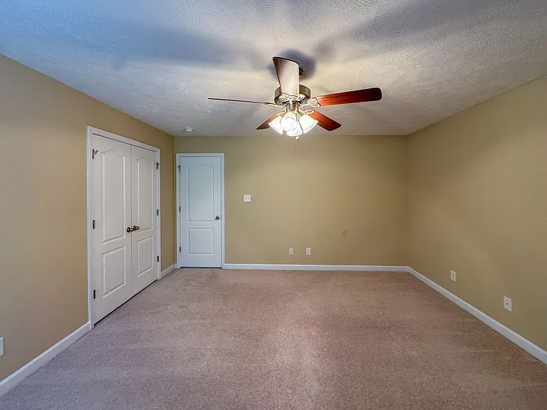 14 Buckman Dr — Photo 25