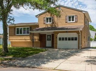 25 Frost Ave E, Edison, NJ