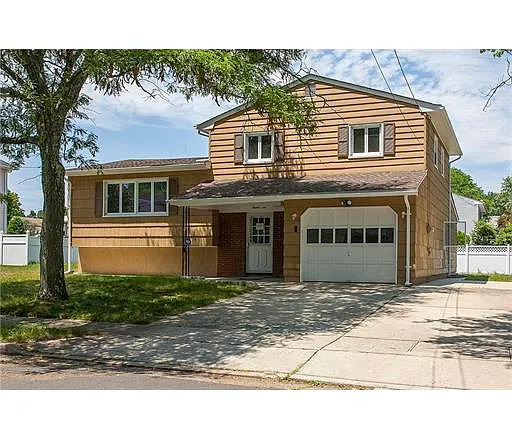 25 Frost Ave E photo 1