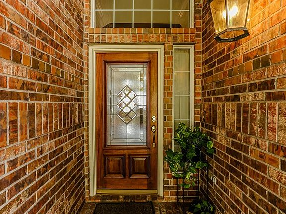 4th image of 10238 Five Oaks Ln