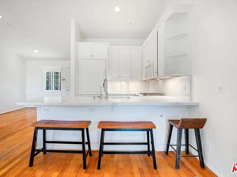 3855 Rambla Pacifico #D — Photo 5