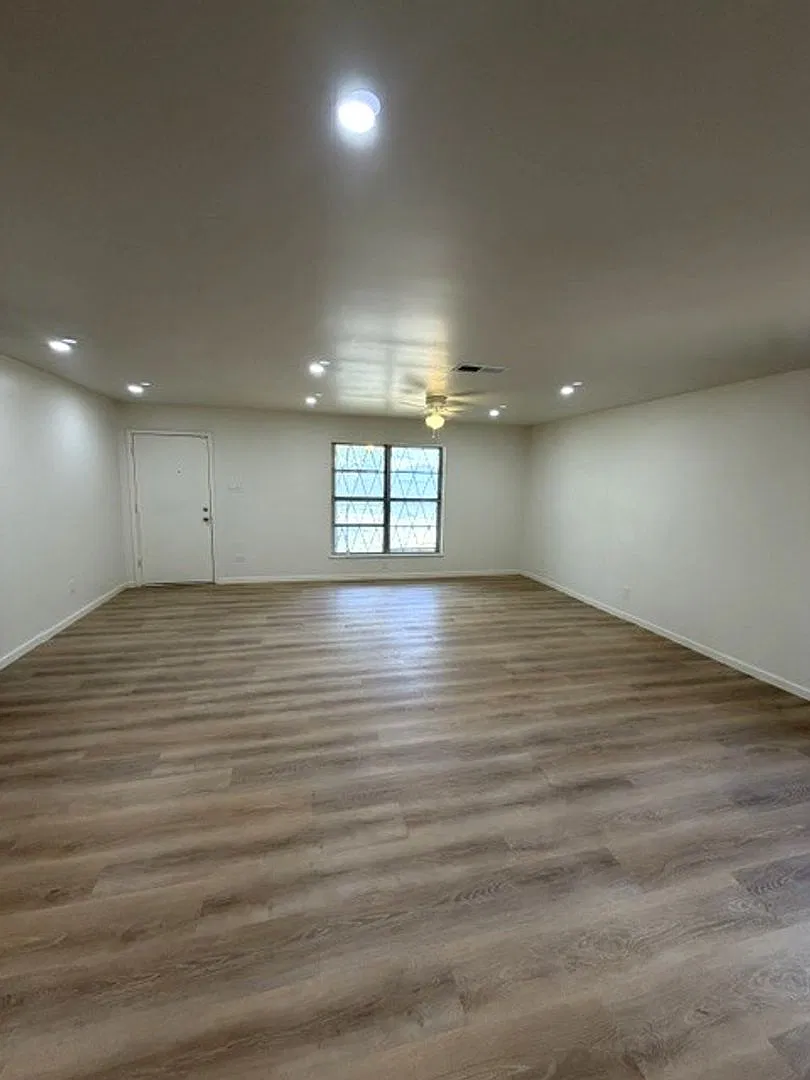 Nice 3 bedroom 2 bath in North Waco — Photo 3