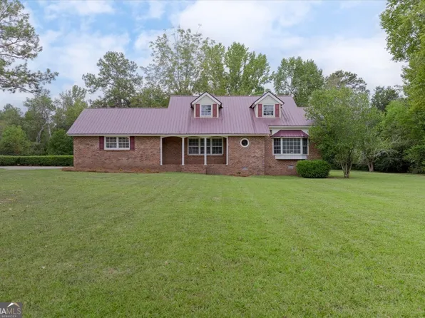 120 S 12th St, Cochran, GA 31014