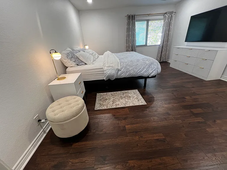7825 Seaglen Dr — Photo 42