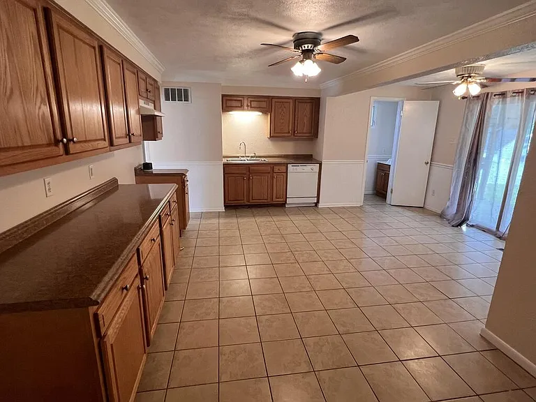 138 Work Dr — Photo 14