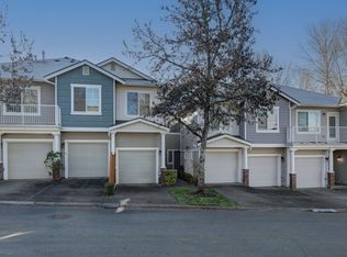225 S 51st St #8E, Renton, WA 98055